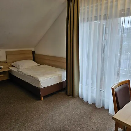 Zum Hollaender Hotel 3*